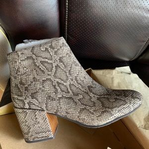 Gentle Souls Blaise Leather Boots Women size 9 New